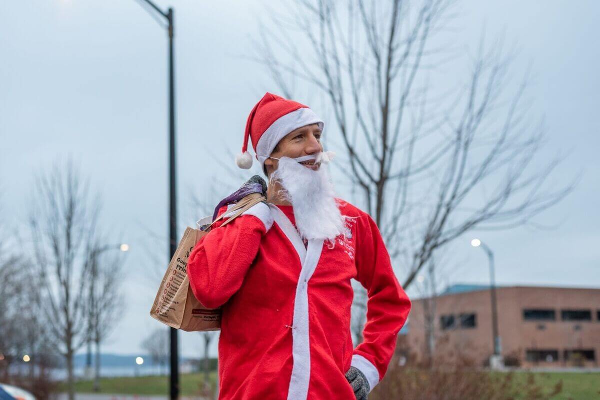 Santa Bests a Marathon World Record